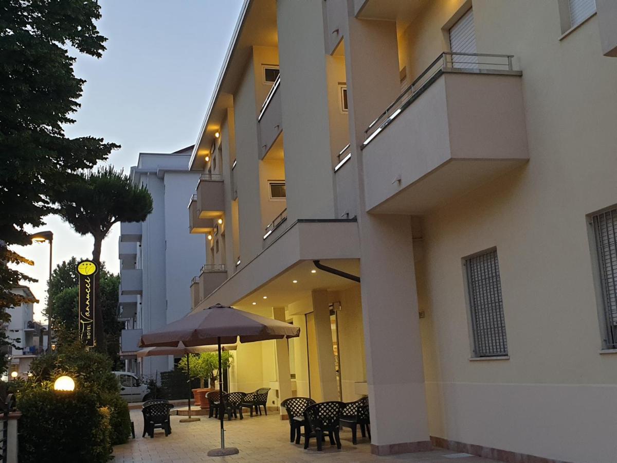 Hotel Vannucci Rímini Exterior foto