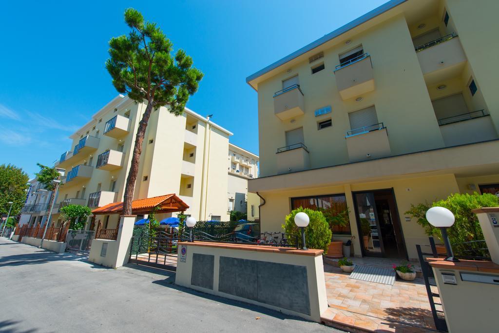 Hotel Vannucci Rímini Exterior foto