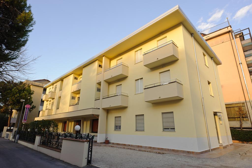 Hotel Vannucci Rímini Exterior foto