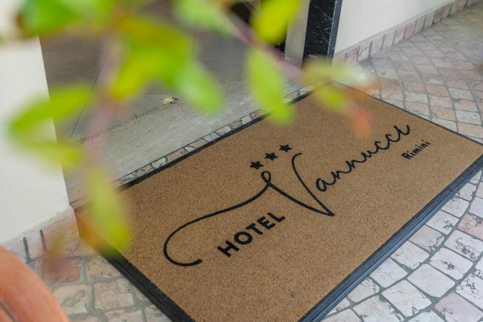 Hotel Vannucci Rímini Exterior foto
