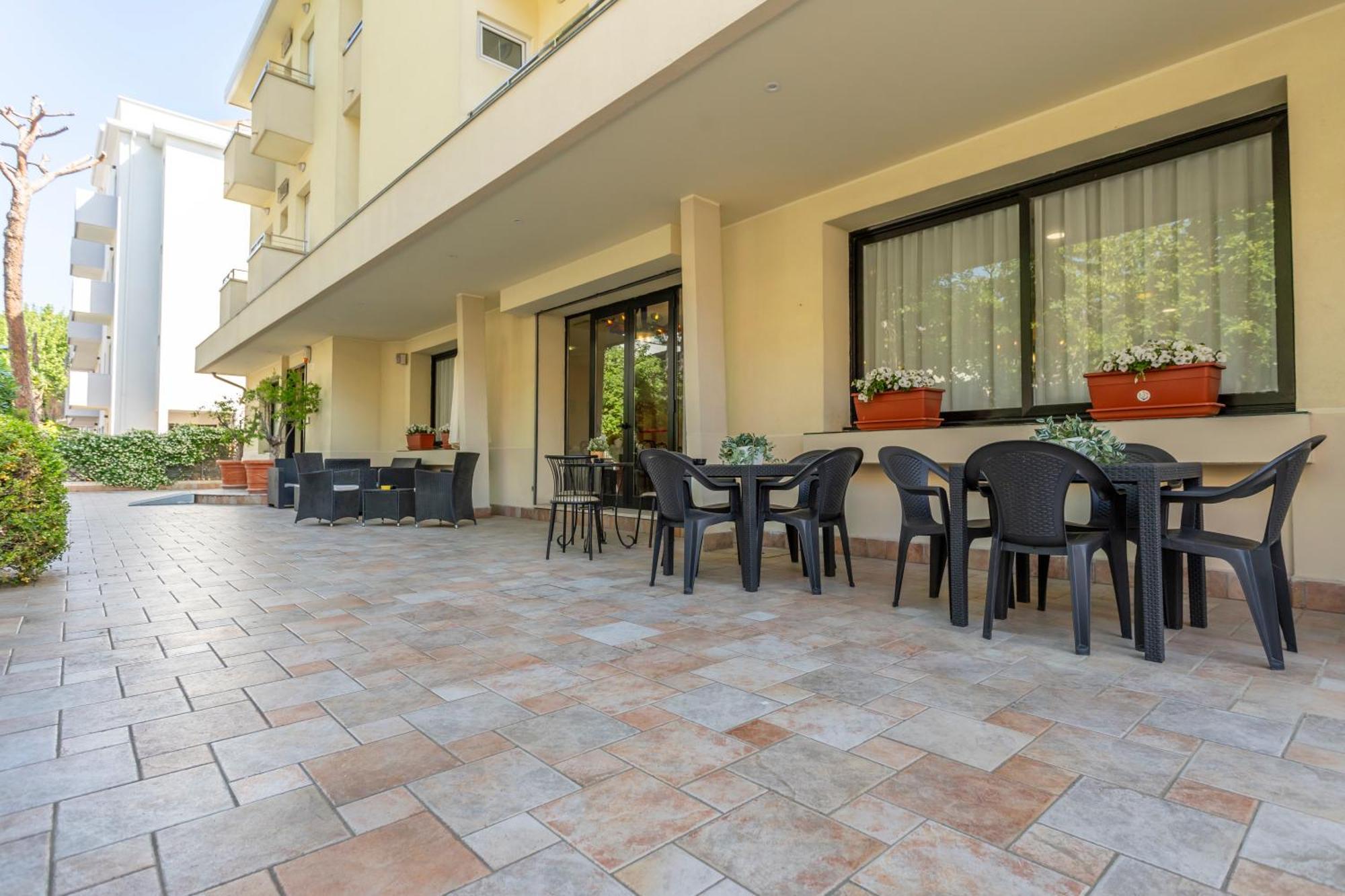 Hotel Vannucci Rímini Exterior foto