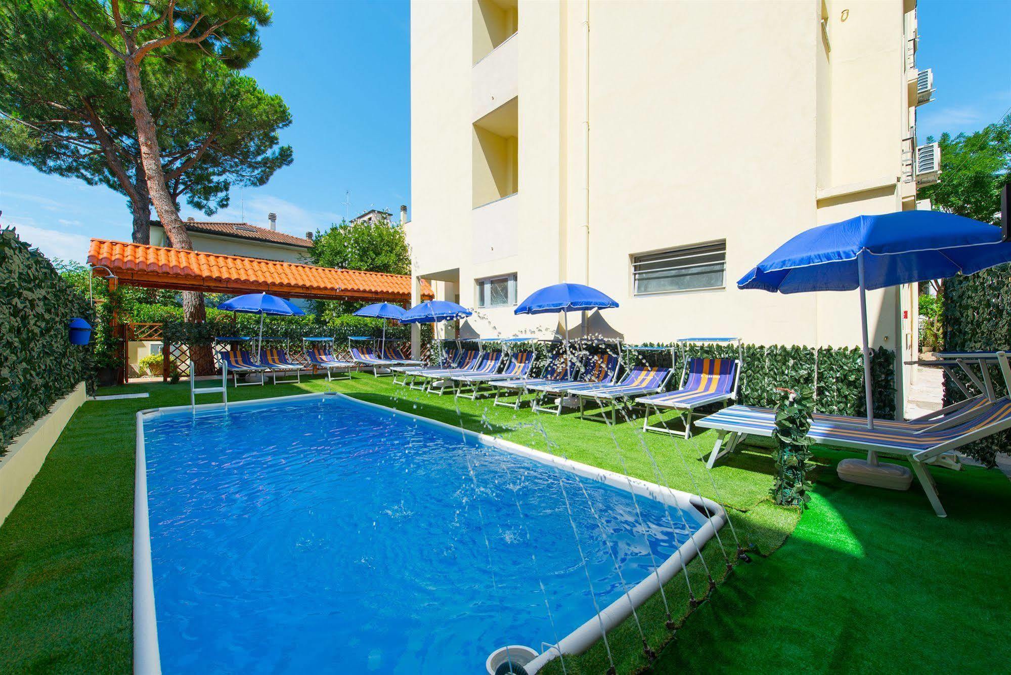 Hotel Vannucci Rímini Exterior foto