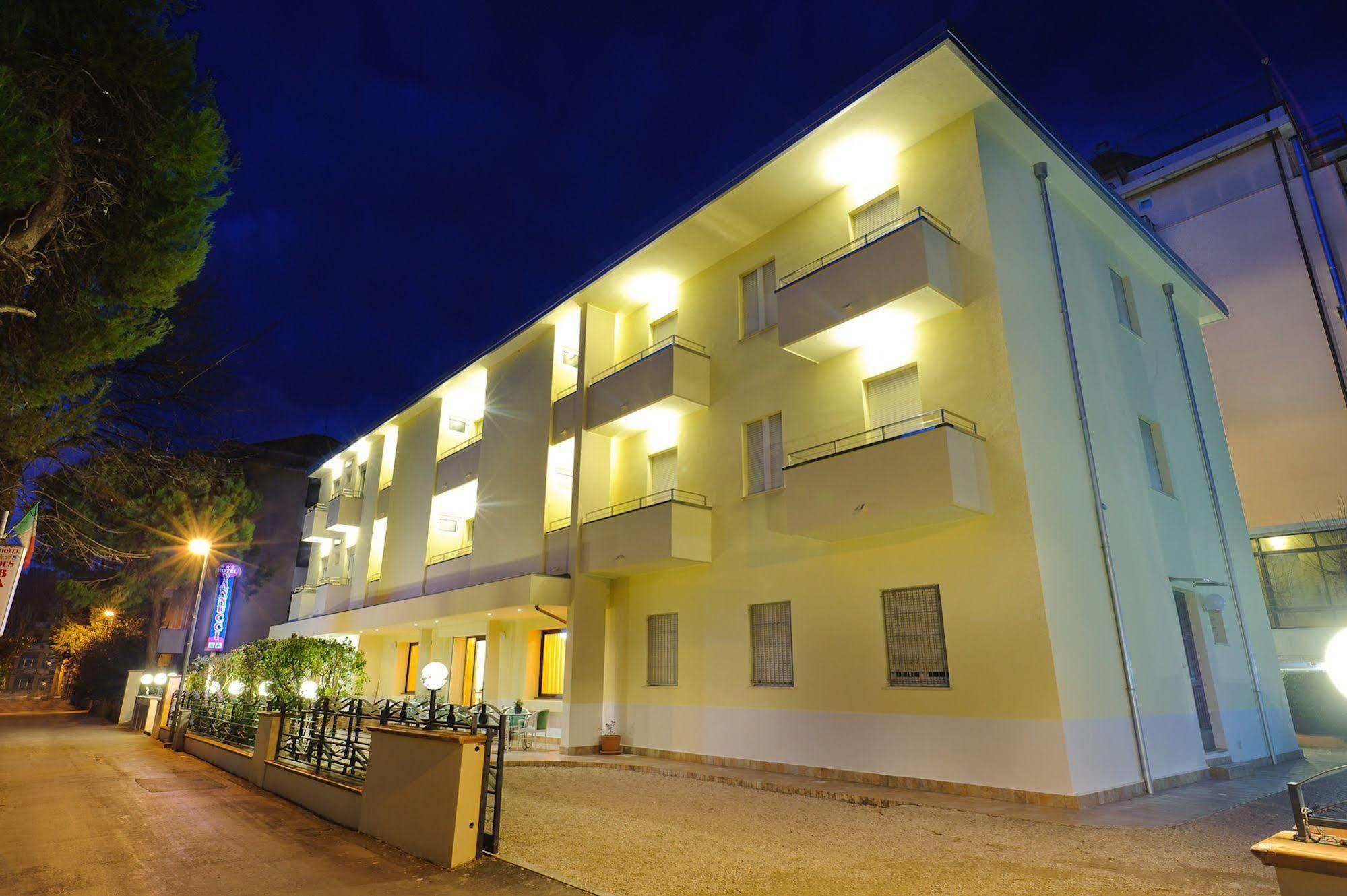 Hotel Vannucci Rímini Exterior foto